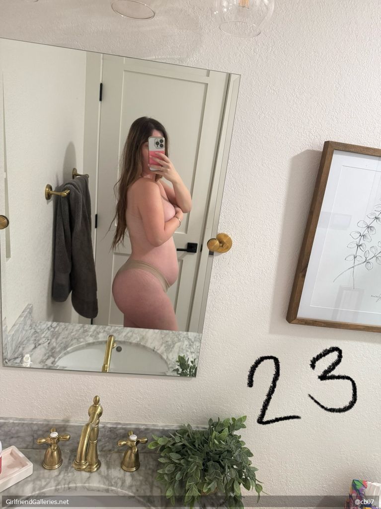 Wife pregnant pics
