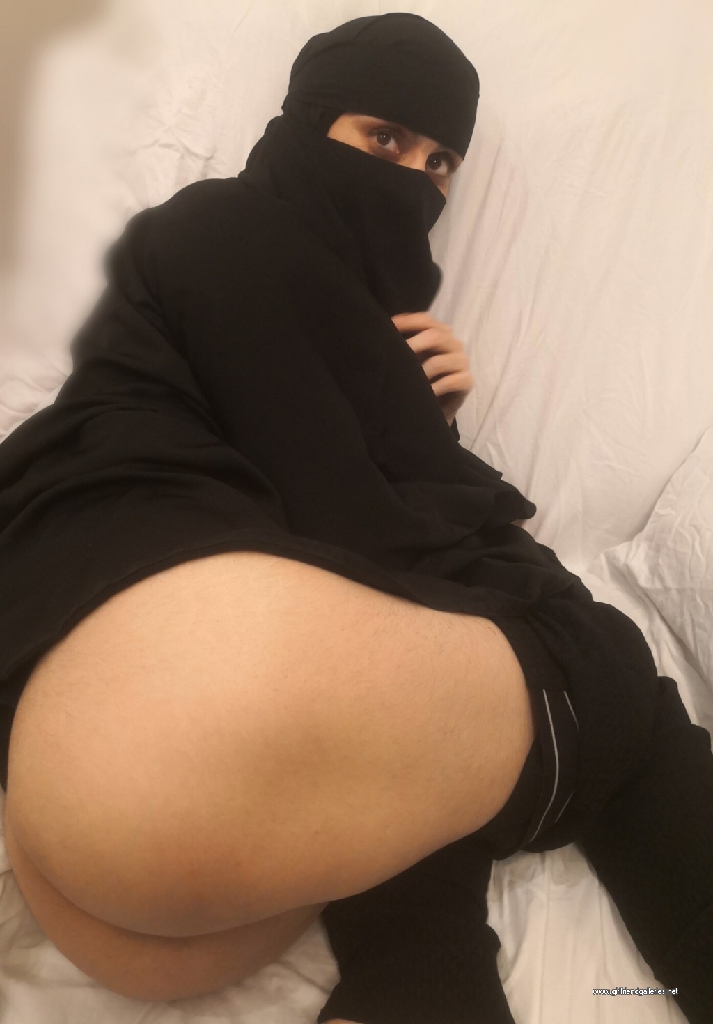 My arabin Niqab pussy and ass