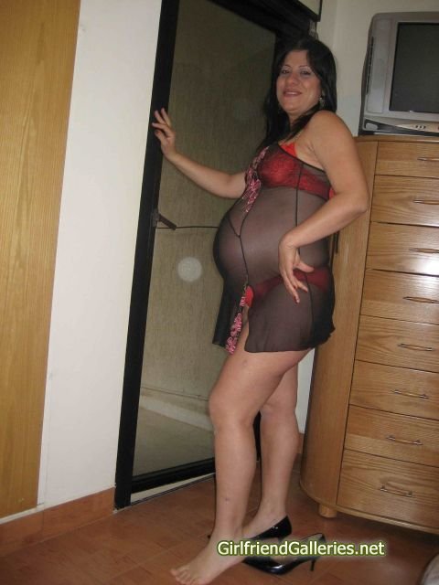 Pregnant Rania from Lebanon 2