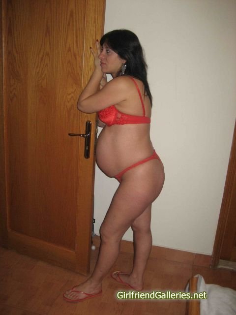 Pregnant Rania from Lebanon 2