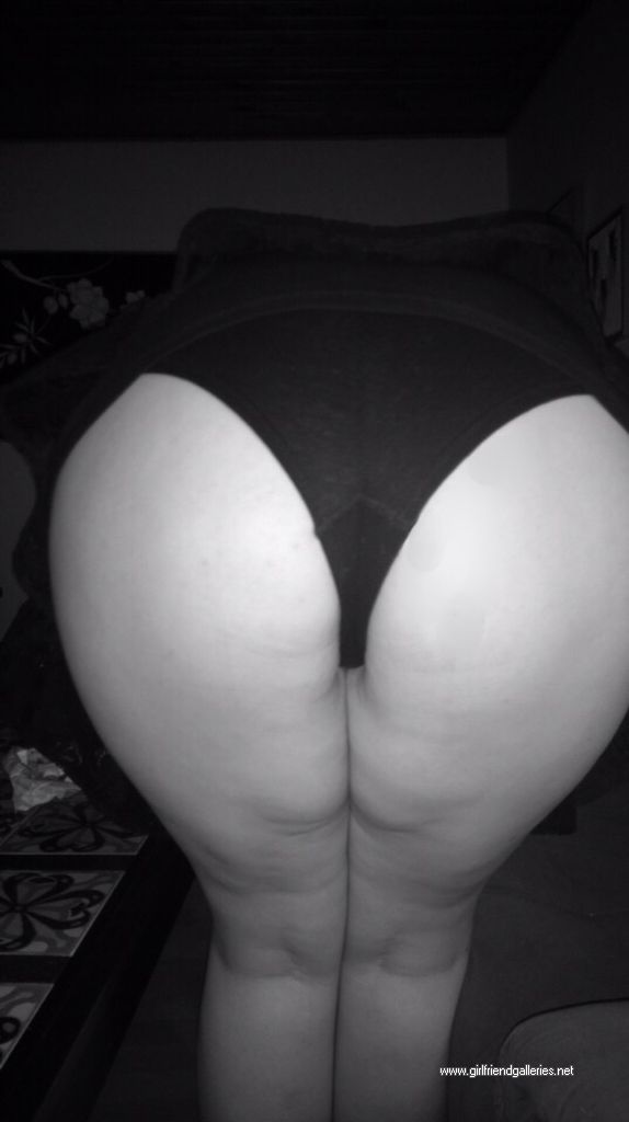 B/W Ass pics