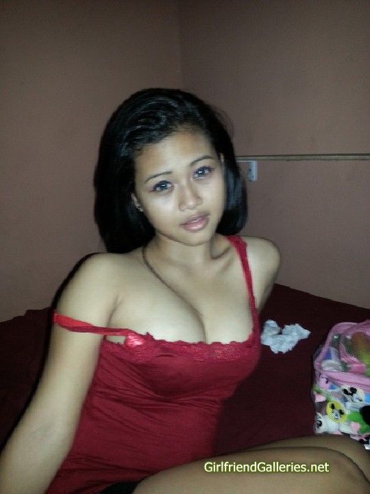 Younger sister taken nude photo