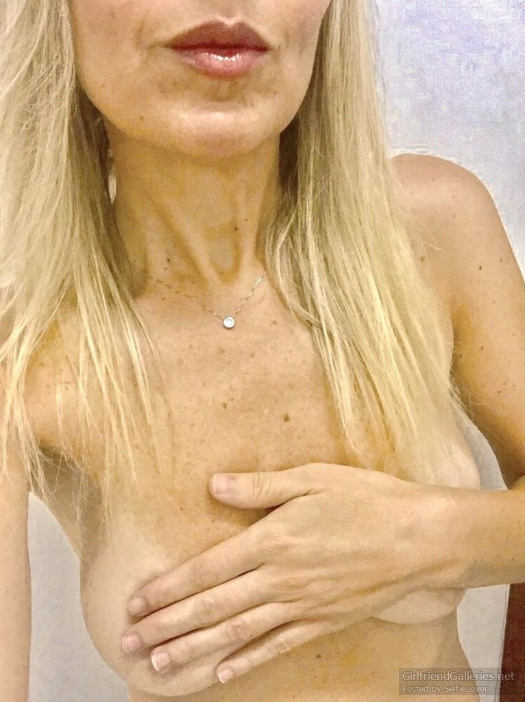 Classy or Slutty? I love my Selfies! Do I make you hard? Tel