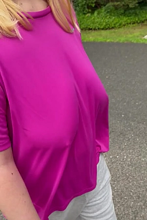 Asian Gf’s tits bouncing in public