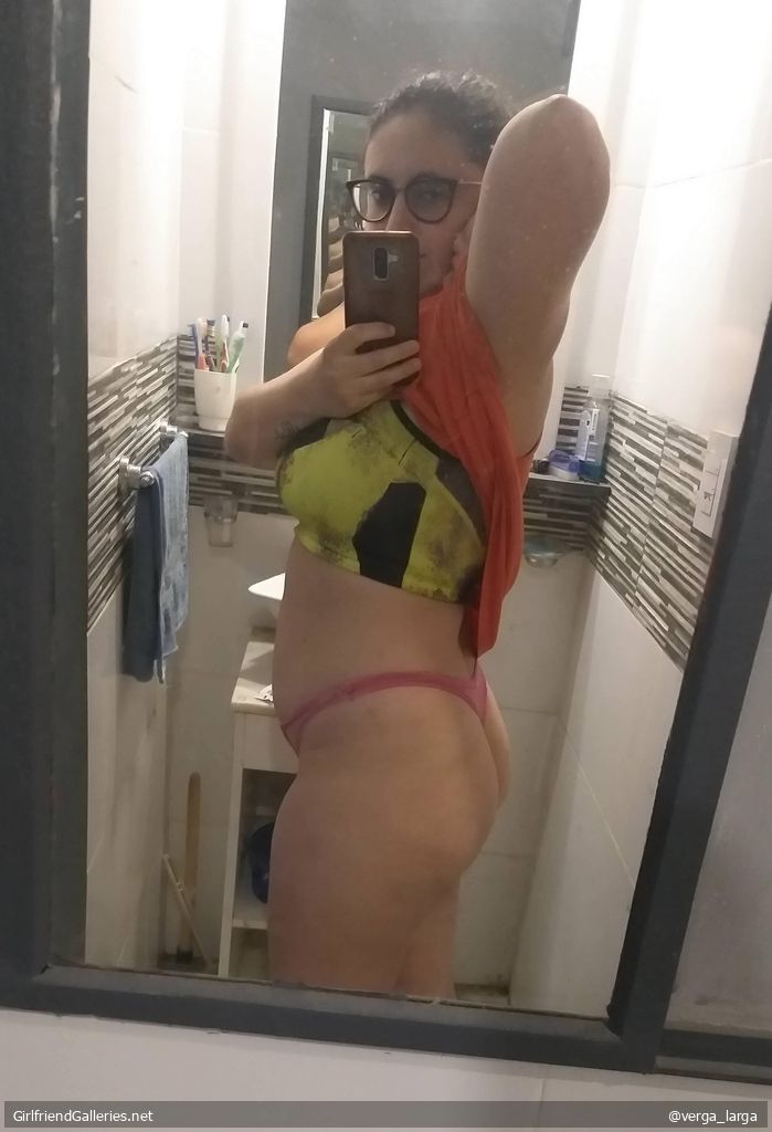 Upskirt and bottomless