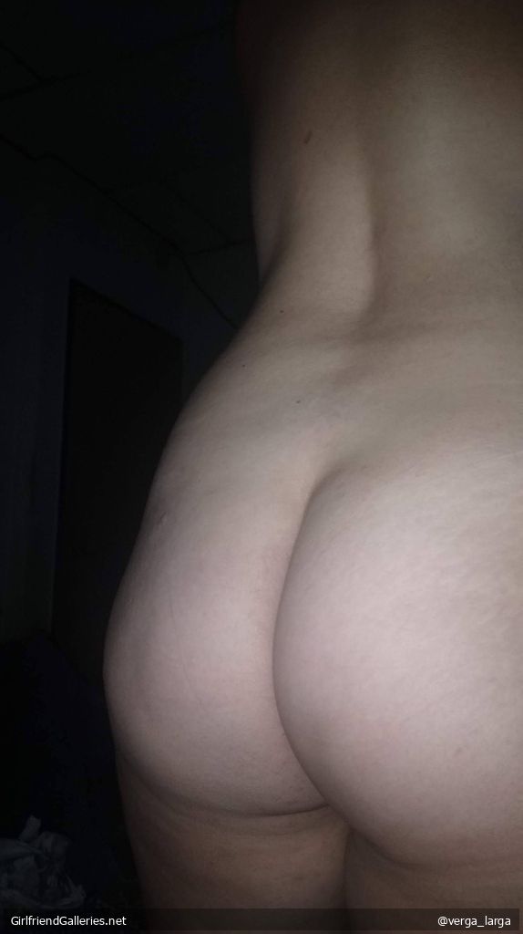 Upskirt and bottomless