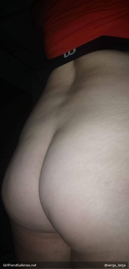 Upskirt and bottomless