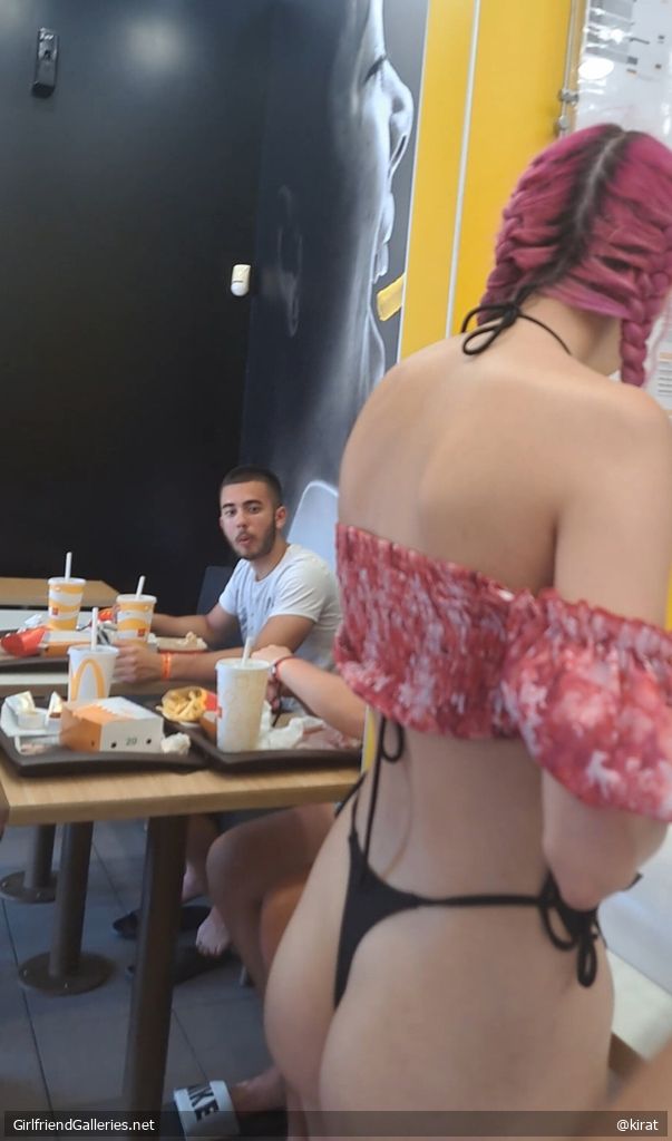 Hot gf in bikini