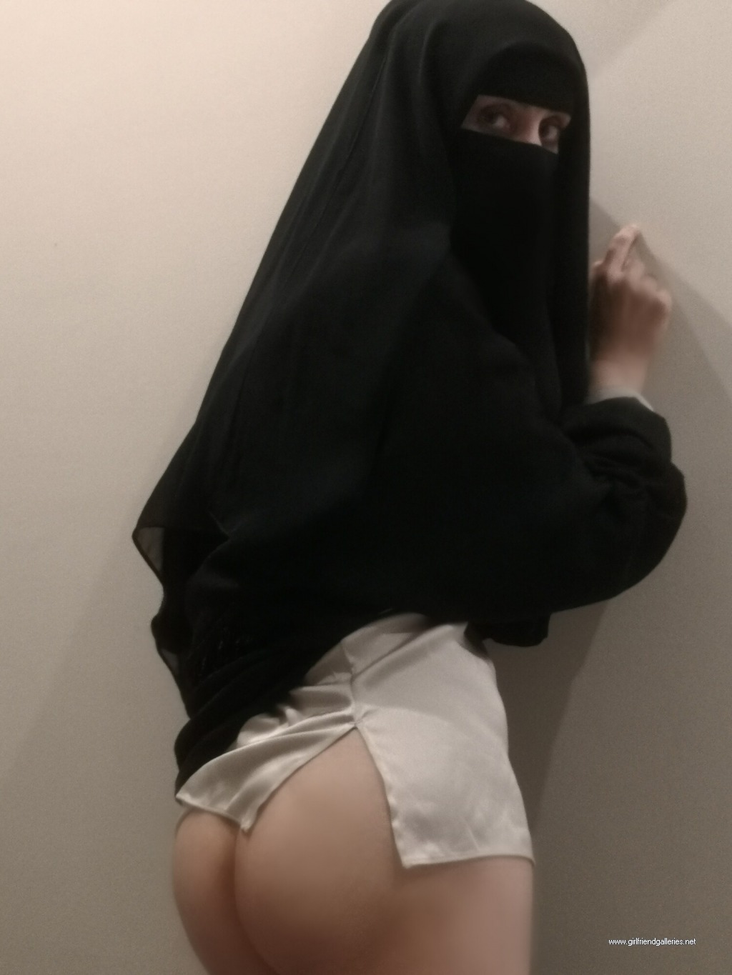 My arabin Niqab pussy 