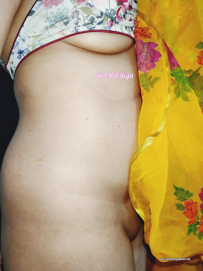 Indian wife Riya Saree Strip