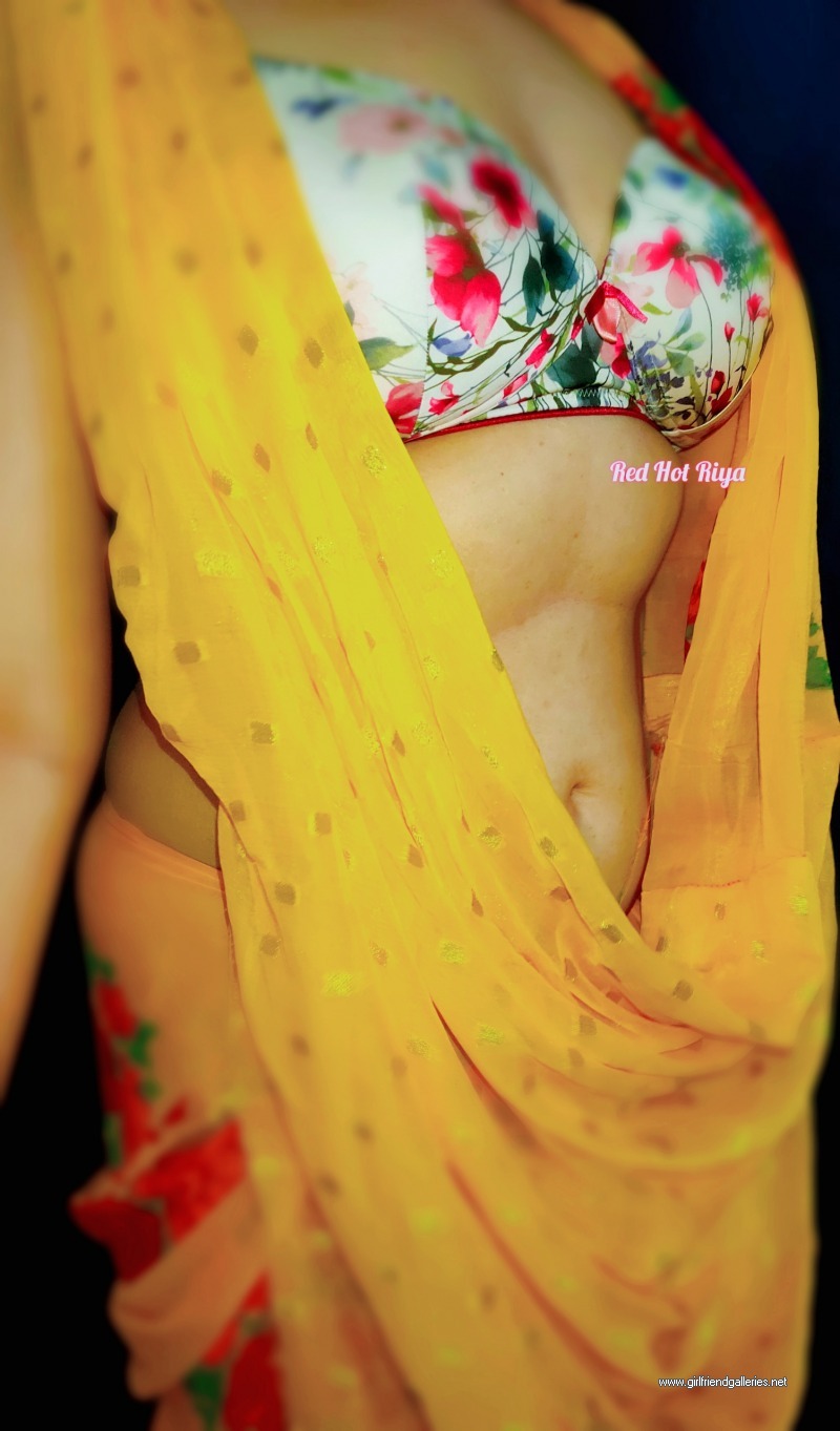 Indian wife Riya Saree Strip