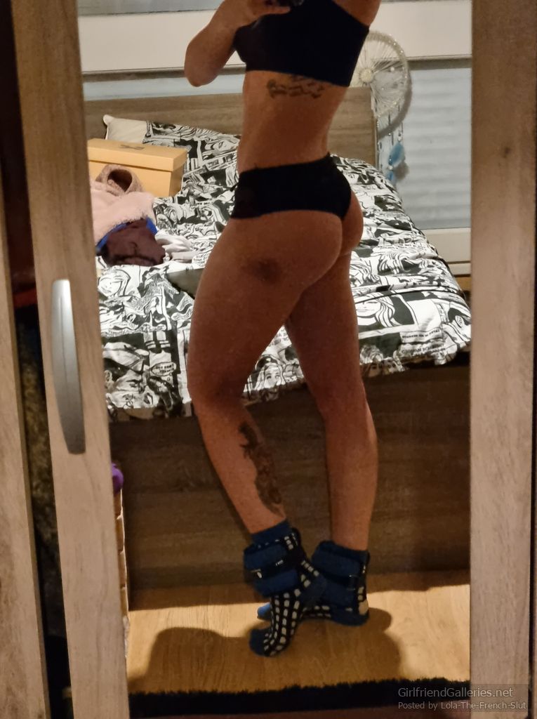 Lola will make you cum !