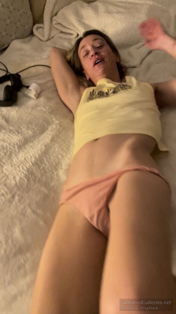 Old mature milf wants to be used