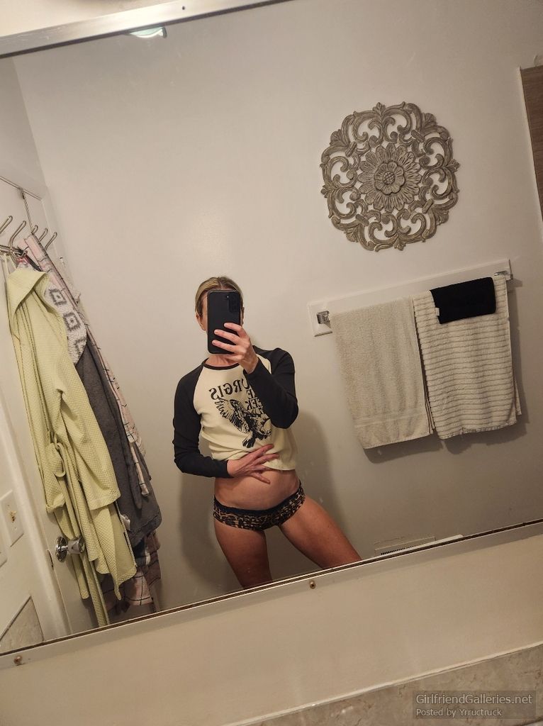 Old mature milf wants to be used