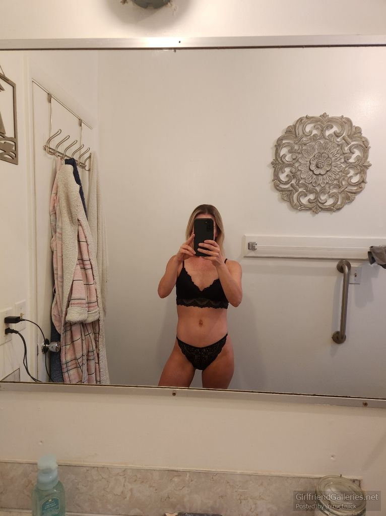 Old mature milf wants to be used